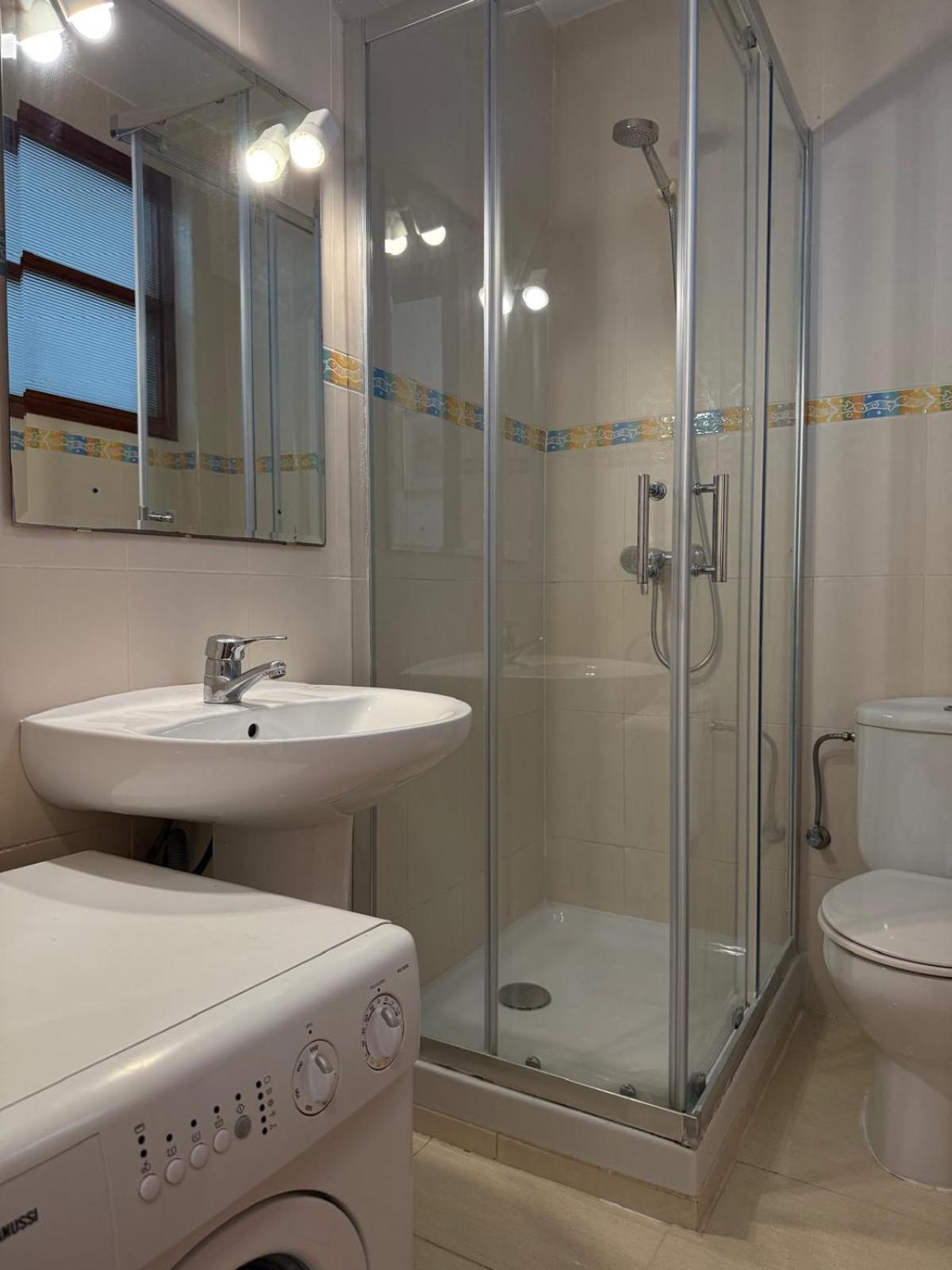 Apartamentos Colon ซาลอว์ ภายนอก รูปภาพ